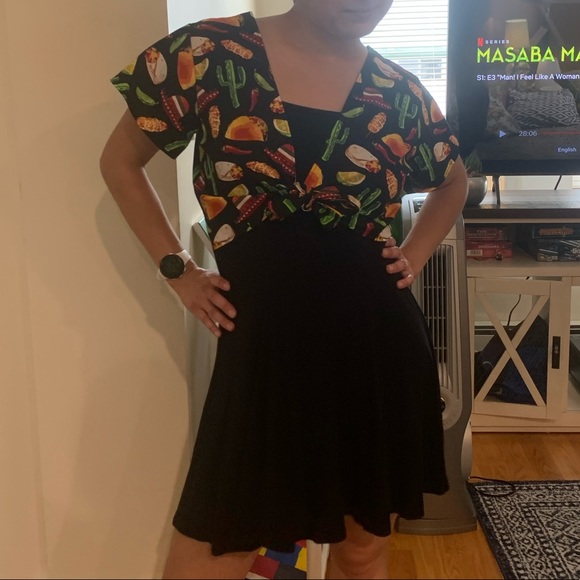 Handmade Mexican food print wrap crop top - Picture 3 of 4